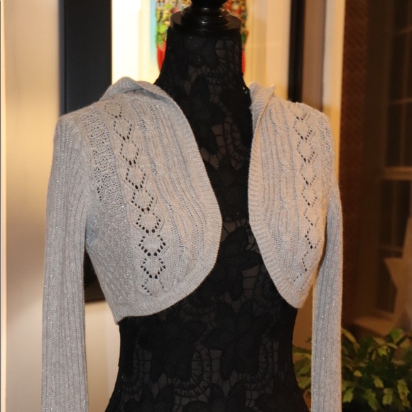 AMERICAN EAGLE LONG SLEEVE GREY SHRUG SWEATER - Picture 3 of 9